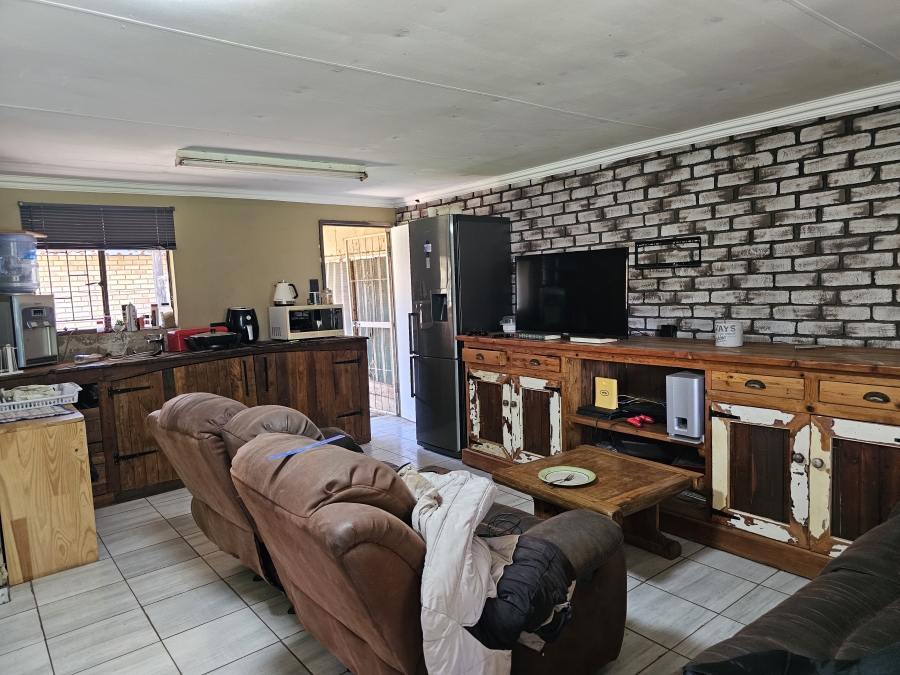 4 Bedroom Property for Sale in Vyfhoek A H North West